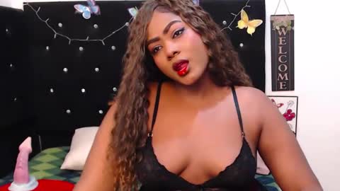 Snapshot of natashasexxy__ chatting on February 13, 10:44 am natashasexxy__ online show from February 13, 10:44 am