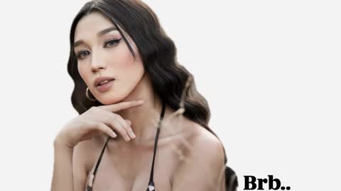 Snapshot of nathalie_hadid chatting on December 16, 9:03 am please follow me guyss online show from December 16, 9:03 am
