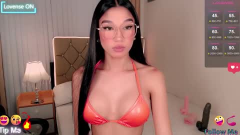 Snapshot of nathalie_hadid chatting on February 23, 2:18 am please follow me guyss online show from February 23, 2:18 am