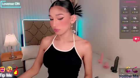 Snapshot of nathalie_hadid chatting on February 24, 3:42 pm please follow me guyss online show from February 24, 3:42 pm
