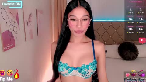Snapshot of nathalie_hadid chatting on March 5, 4:51 pm please follow me guyss online show from March 5, 4:51 pm