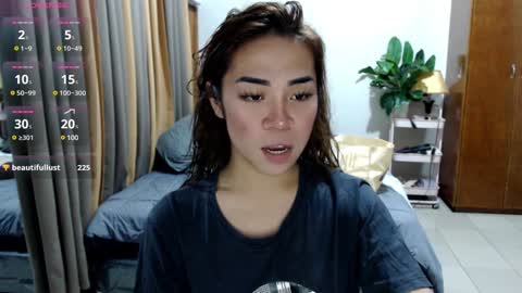 Snapshot of naughty_dreamerxxx chatting on December 10, 9:54 am Queen Jess online show from December 10, 9:54 am