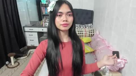 Snapshot of naughty_emmats chatting on January 9, 3:34 pm emma online show from January 9, 3:34 pm