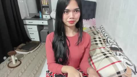Snapshot of naughty_emmats chatting on January 13, 11:06 pm emma online show from January 13, 11:06 pm
