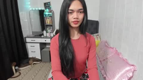 Snapshot of naughty_emmats chatting on January 14, 8:37 pm emma online show from January 14, 8:37 pm
