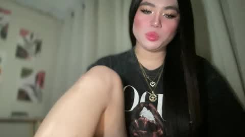 Snapshot of naughtyrosecum chatting on December 15, 4:04 pm Rose Wilson online show from December 15, 4:04 pm