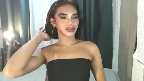 neomi online show from November 24, 10:06 am