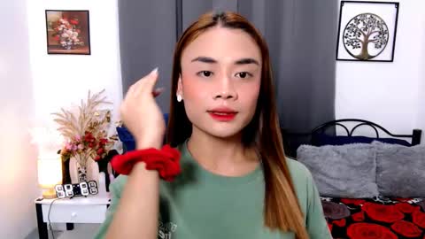Snapshot of nhicolehollywood chatting on March 2, 7:43 am hottie nicole online show from March 2, 7:43 am