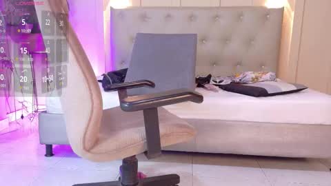 Your baby Nicol  online show from October 14, 1:23 pm