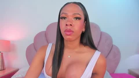 Snapshot of nicoleparadise_ chatting on December 19, 1:18 pm NICOLE online show from December 19, 1:18 pm