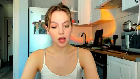 Snapshot of niky_jess chatting on February 19, 10:45 am Veronica online show from February 19, 10:45 am