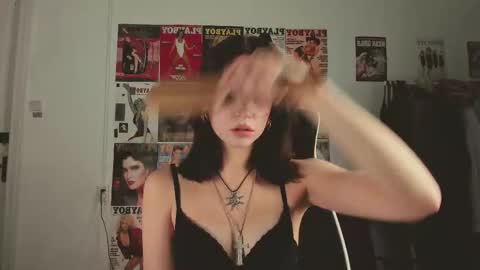 Veronica online show from March 5, 12:32 pm