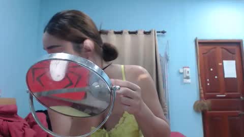 Snapshot of ninewladyboy chatting on October 4, 8:42 pm ninew online show from October 4, 8:42 pm