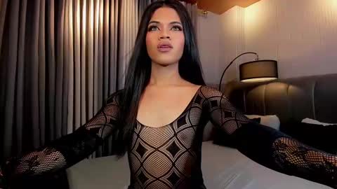 Snapshot of nishitatoe chatting on February 4, 8:13 am nishi online show from February 4, 8:13 am