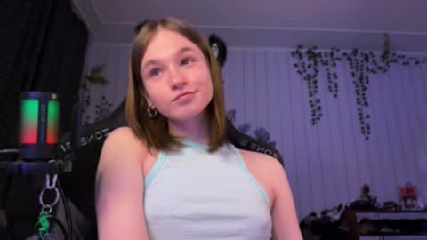 Snapshot of nloraaa chatting on December 7, 10:12 pm Tears Lora online show from December 7, 10:12 pm