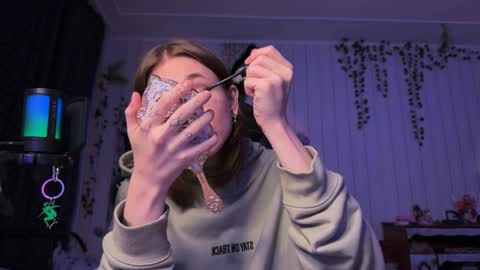 Snapshot of nloraaa chatting on December 13, 1:15 am Tears Lora online show from December 13, 1:15 am