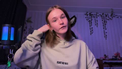 Snapshot of nloraaa chatting on December 14, 1:28 am Tears Lora online show from December 14, 1:28 am