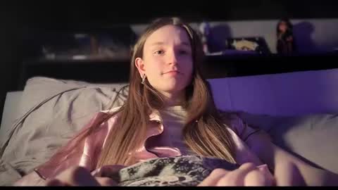 Snapshot of nloraaa chatting on February 23, 7:07 pm Tears Lora online show from February 23, 7:07 pm