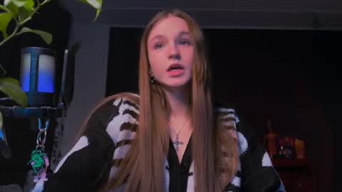 Snapshot of nloraaa chatting on March 2, 3:31 pm Tears Lora online show from March 2, 3:31 pm