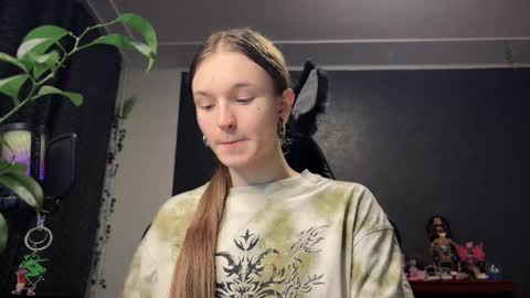 Snapshot of nloraaa chatting on March 5, 10:15 pm Tears Lora online show from March 5, 10:15 pm