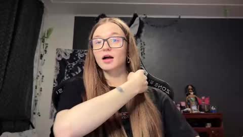 Snapshot of nloraaa chatting on March 6, 10:11 pm Tears Lora online show from March 6, 10:11 pm