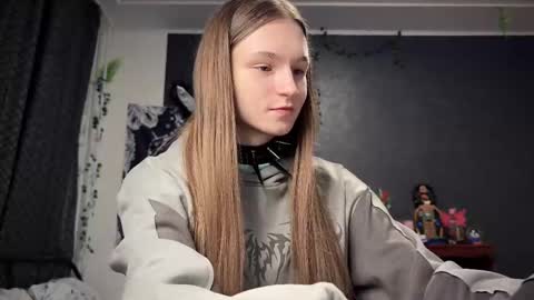 Snapshot of nloraaa chatting on March 9, 1:35 am Tears Lora online show from March 9, 1:35 am