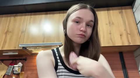 Snapshot of nloraaa chatting on October 23, 3:43 am Tears Lora online show from October 23, 3:43 am