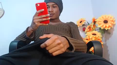 Snapshot of noah_miller7 chatting on February 13, 5:24 am Noah Millers online show from February 13, 5:24 am