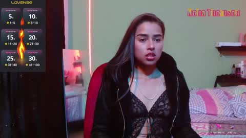 Snapshot of noha_thomson chatting on March 12, 7:49 pm Noha Thomson online show from March 12, 7:49 pm