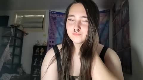 Snapshot of nonbinarybeauty20 chatting on February 23, 8:11 pm nonbinarybeauty20 online show from February 23, 8:11 pm