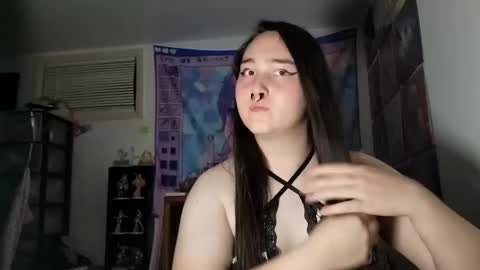 Snapshot of nonbinarybeauty20 chatting on March 7, 8:16 am nonbinarybeauty20 online show from March 7, 8:16 am