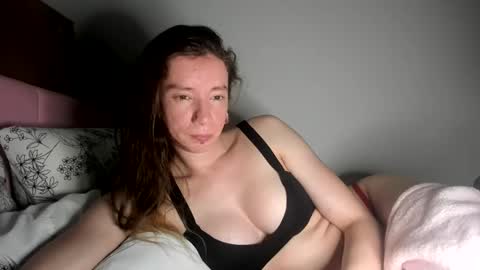 Snapshot of nortar9766 chatting on March 3, 2:00 am Emily snow online show from March 3, 2:00 am