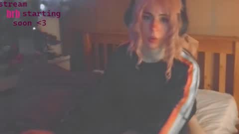 Snapshot of notyourfemboi chatting on September 17, 3:22 am Lucy online show from September 17, 3:22 am