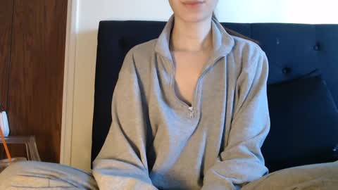 Olivia online show from January 3, 4:59 pm