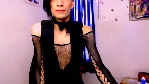 Snapshot of novanyx11 chatting on February 19, 9:25 pm Nova... online show from February 19, 9:25 pm