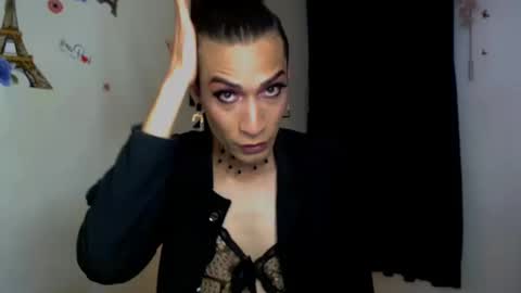 Snapshot of novanyx11 chatting on September 25, 10:06 pm Nova... online show from September 25, 10:06 pm