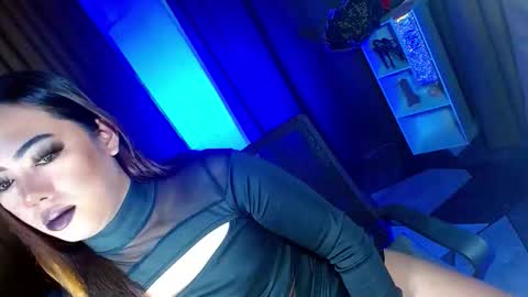 Snapshot of olivia_the_temptress27 chatting on September 11, 6:05 pm Miss OLIVIA online show from September 11, 6:05 pm
