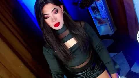 Snapshot of olivia_the_temptress27 chatting on September 12, 6:35 pm Miss OLIVIA online show from September 12, 6:35 pm