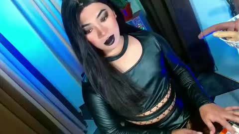 Snapshot of olivia_the_temptress27 chatting on September 19, 9:37 am Miss OLIVIA online show from September 19, 9:37 am