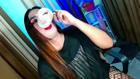Snapshot of olivia_the_temptress27 chatting on October 10, 10:16 am Miss OLIVIA online show from October 10, 10:16 am