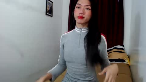Snapshot of oliviaknightx chatting on February 4, 3:00 am oliviaknightx online show from February 4, 3:00 am