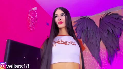 Snapshot of osiris_doll chatting on February 26, 8:33 pm vella online show from February 26, 8:33 pm
