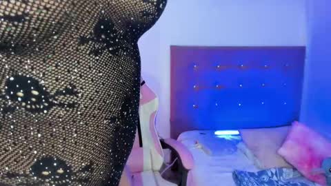 Snapshot of osoriomariaf chatting on February 13, 10:44 am Maria online show from February 13, 10:44 am