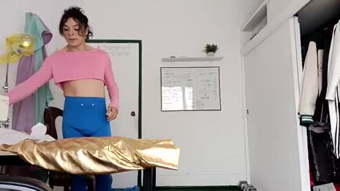Snapshot of oxxy_jean chatting on October 8, 2:18 pm Jeannifer online show from October 8, 2:18 pm