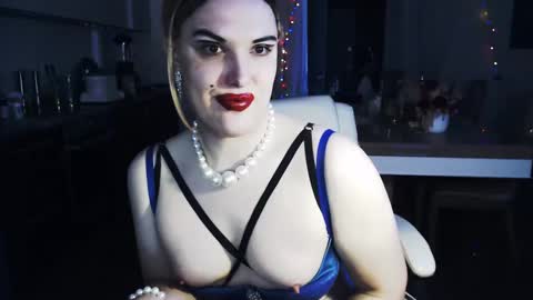 Sarina Williams online show from December 17, 3:28 am