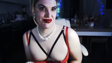 Sarina Williams online show from December 19, 4:13 pm