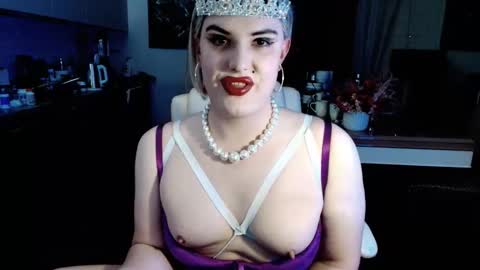 Sarina Williams online show from November 25, 12:18 pm