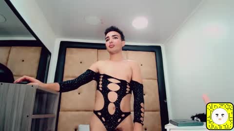 Snapshot of patrickxx_1 chatting on October 10, 12:11 am PatrickXX 1 online show from October 10, 12:11 am