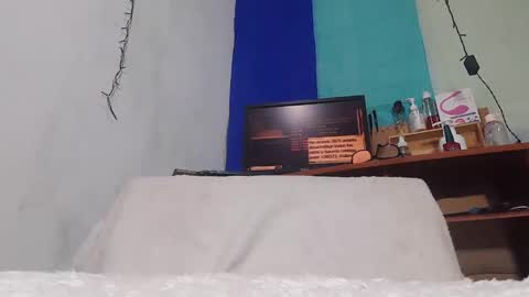 Snapshot of paulavaltina21 chatting on January 3, 4:00 am PAULA VALENTINA online show from January 3, 4:00 am