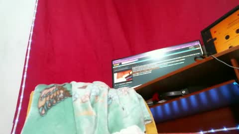 Snapshot of paulavaltina21 chatting on February 18, 2:27 am PAULA VALENTINA online show from February 18, 2:27 am